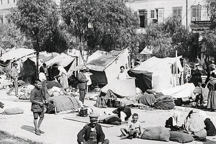 ΠΡΟΣΦΥΓΕΣ ΣΤΟ ΠΕΡΙΣΤΕΡΙ: ΑΠΟ ΤΗΝ ΕΥΗΜΕΡΙΑ ΤΗΣ ΣΜΥΡΝΗΣ ΣΤΟΝ "ΣΚΟΥΠΙΔΟΤΟΠΟ" ΤΩΝ ΑΘΗΝΑΙΩΝ